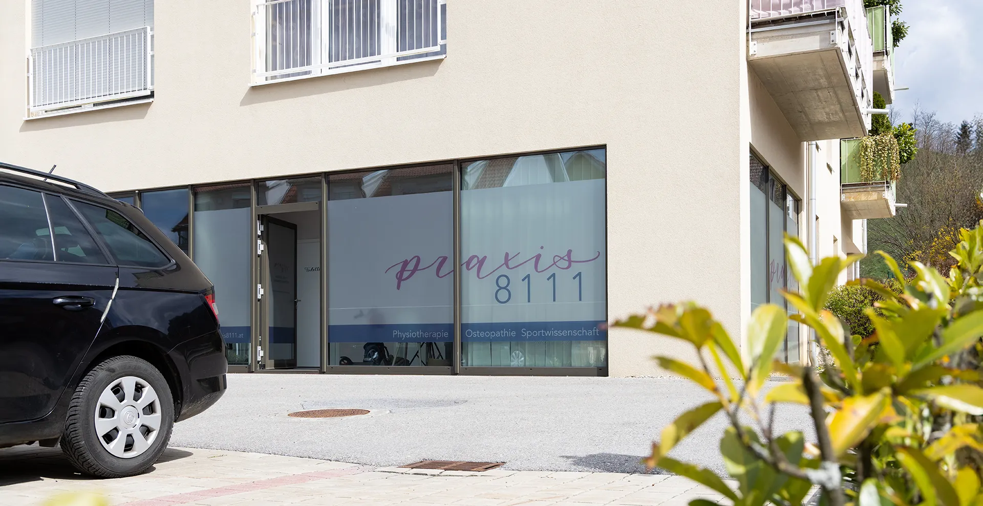 praxis-8111-mit-parkplatz
